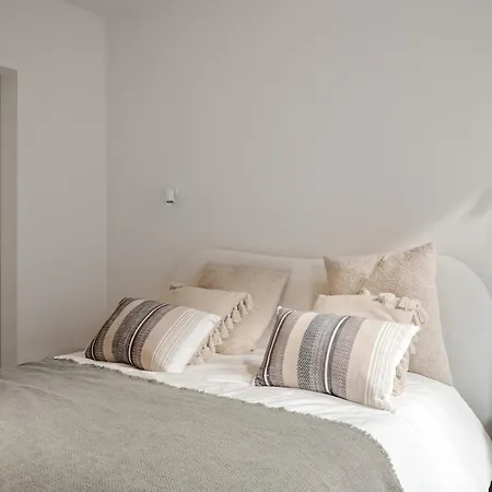 Completely Renovated, Direct Sea View, Cosy 아파트 크노케-하이스트