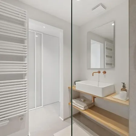 Completely Renovated, Direct Sea View, Cosy *