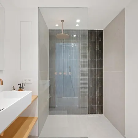 Completely Renovated, Direct Sea View, Cosy *