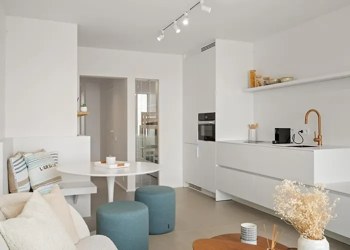 아파트 Completely Renovated, Direct Sea View, Cosy 크노케-하이스트