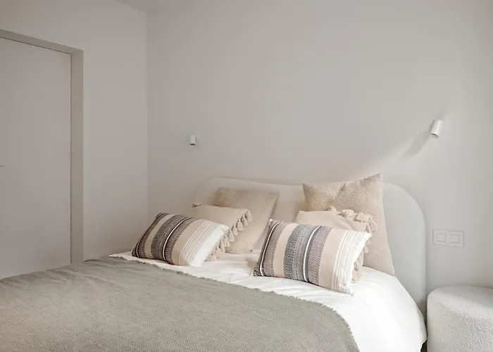 Completely Renovated, Direct Sea View, Cosy 아파트 크노케-하이스트