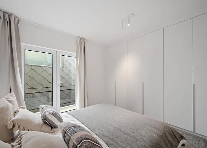 Completely Renovated, Direct Sea View, Cosy