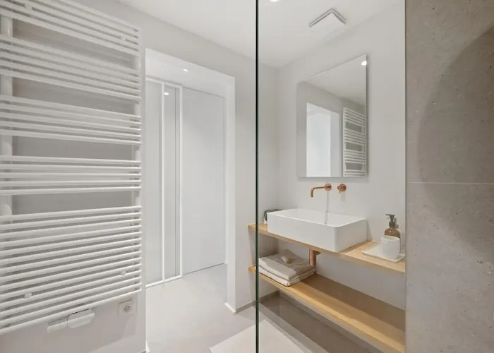 Completely Renovated, Direct Sea View, Cosy *